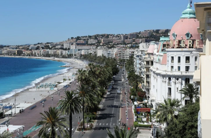 La Promenade des Anglais, où un camion a foncé dans la foule réunie pour admirer un feu d'artifice, le 15 juillet 2016