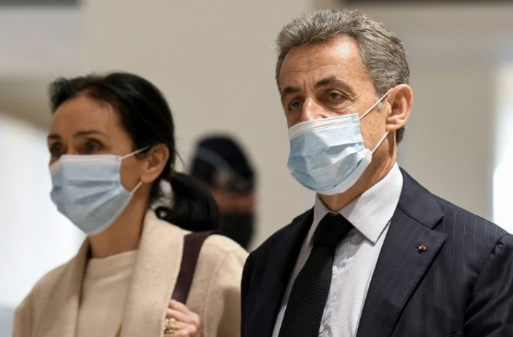 L'ancien président Nicolas Sarkozy et son avocate Me Jacqueline Laffont arrivent au tribunal de Paris, le 10 décembre 2020