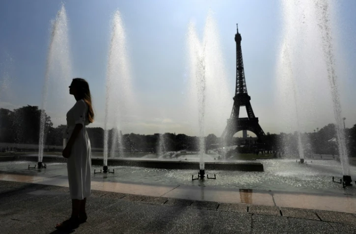Mercredi après-midi, "les températures maximales atteindront 32 à 35 degrés sur la majeure partie du pays, 35 à 38 degrés dans l'intérieur des départements provençaux et languedociens, et dans la moyenne vallée du Rhône"