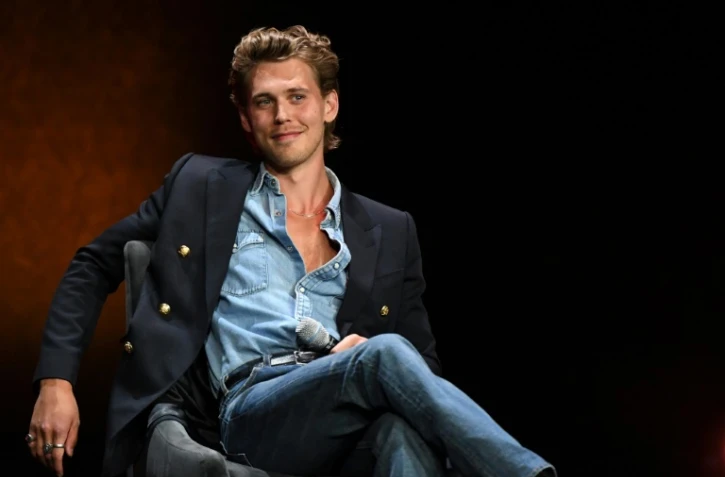 L'acteur américain Austin Butler, qui incarne le rôle titre dans "Elvis" présenté à Cannes, le 26 avril 2022 à Las Vegas