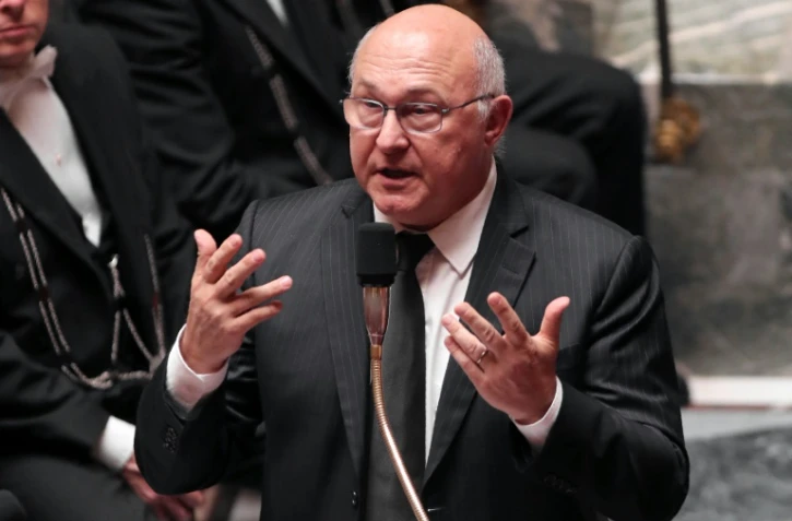 Le ministre des Finances, Michel Sapin, lors des questions au gouvernement à l'Assemblée nationale le 8 juin 2016 à Paris