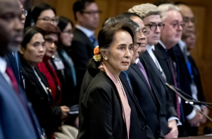 La dirigeante birmane Aung San Suu Kyi (c) devant la Cour internationale de justice à La Haye, le 10 décembre 2019