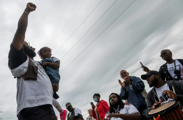 Un homme participe à une cérémonie d'hommage aux victimes du massacre de 1921 à Tulsa, dans l'Oklahoma, le 31 mai 2021