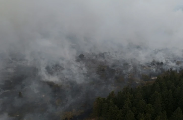 Vue aérienne de l'incendie ravageant l'est de la Belgique, le 15 août 2026