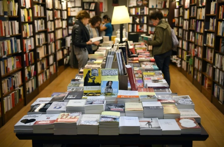  les sélections des prix d'automne se concentrent sur une poignée de noms, oubliant les populaires Amélie Nothomb ou Sorj Chalandon