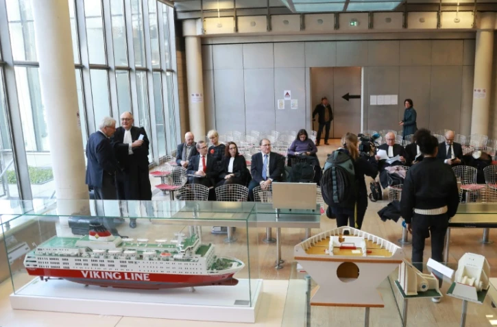 Pièces du dossier du naufrage de l'Estonia, exposées le 12 avril 2019 au tribunal de Nanterre