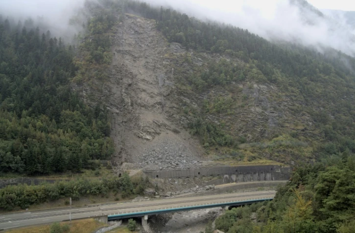 Vue de l'éboulement en Maurienne qui a coupé la voie ferrée entre la France et l'Italie, le 28 août 2023