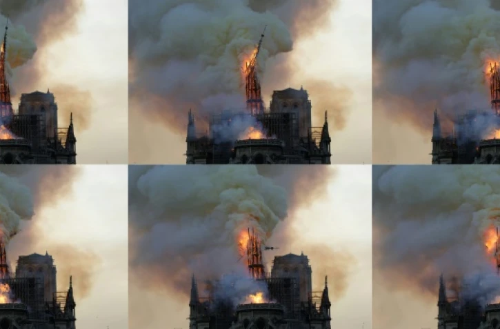La flèche de Notre-Dame s'écroule en flammes, à Paris le 15 avril 2019