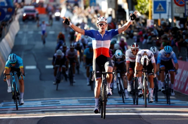 Arnaud Démare vainqueur de la 6e étape du Tour d'Italie, entre Castrovillari et Matera, le 8 octobre 2020