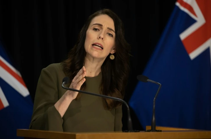 La Première ministre néo-zélandaise Jacinda Ardern annonce le report des élections, le 17 août 2020