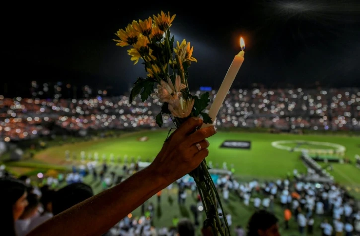 Hommage le 29 novembre 2016 à Medellin aux membres du club brésilien de Chapecoense, victimes du crash aérien qui a fait 71 morts en Colombie