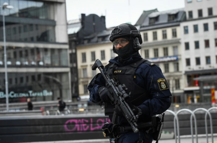 Un policier en patrouille, le 8 avril 2017 à Stockholm
