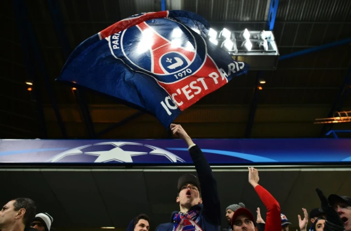 Des supporters du Paris Saint-Germain le 9 mars 2016 au stade de Stanford Bridge Ă Londres
