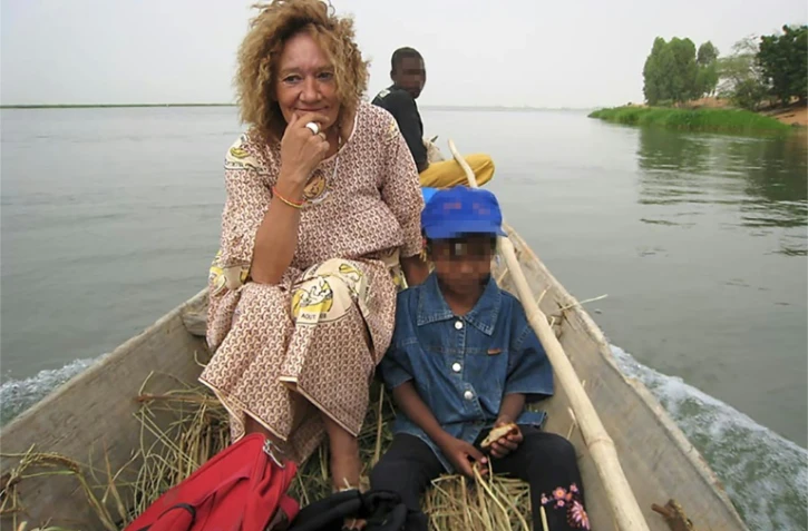Sophie Pétronin en Afrique sur une photo prise à une date indéterminée et publiée par son comité de soutien "Libérons Sophie"