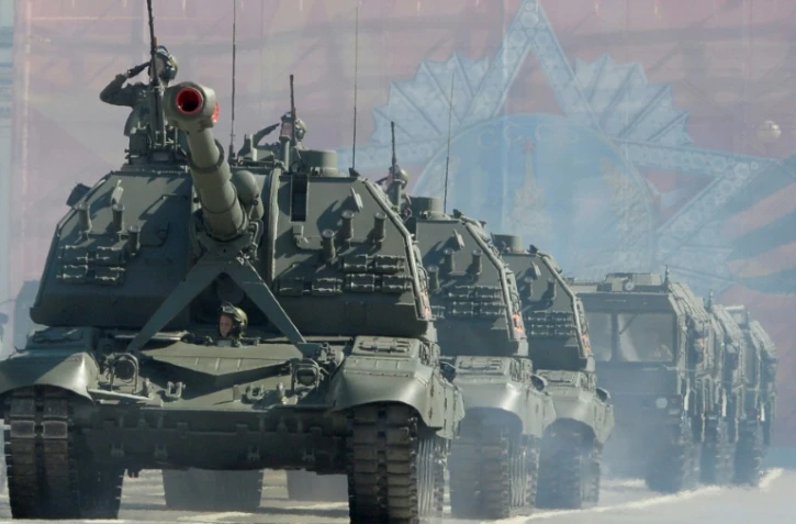 Une parade militaire à Saint-Petersbourg, en Russie, le 9 mai 2018