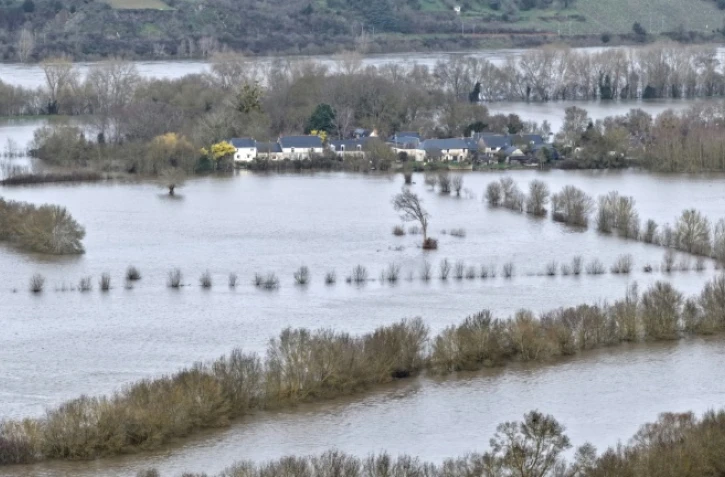 La crue autour du village de Denée, près d'Angers, dans l'ouest de la France, le 16 février 2026.