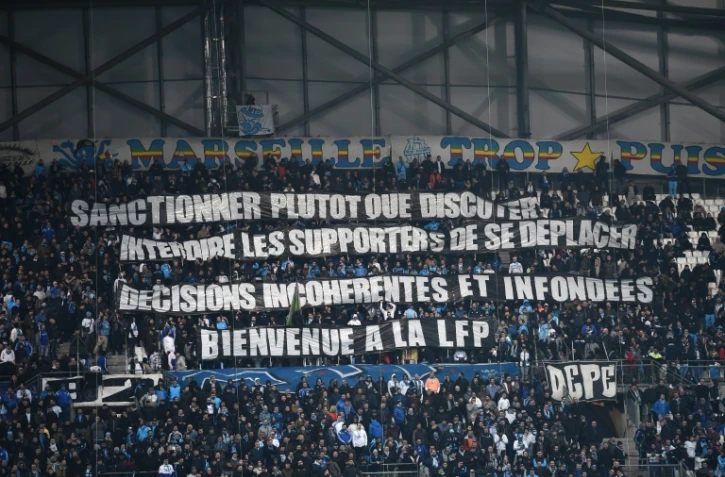 Des supporters de l'OM déploient une banderole dénonçant les interdictions de déplacement, le 18 février 2018 au Vélodrome