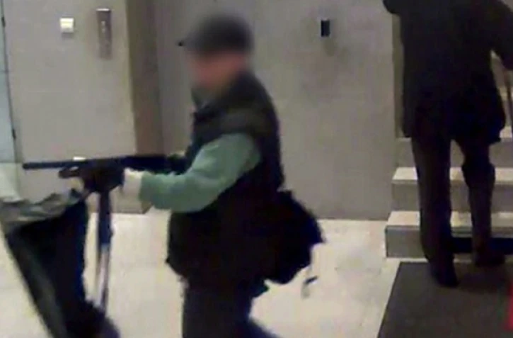 Une capture d'écran montrant Abdlhakim Dekhar dans le locaux de BFMTV à Paris le 18 novembre 2013