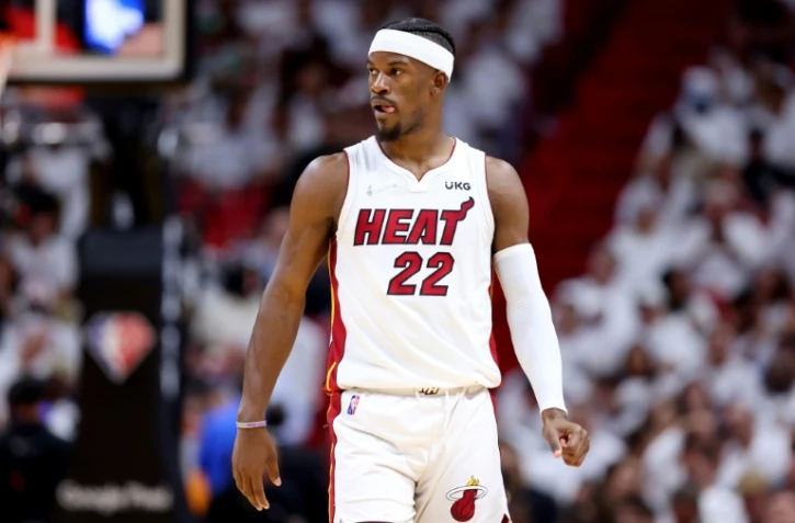 Jimmy Butler du Miami Heat contre les Boston Celtics dans le match 1 de la finale de Conféren ce en NBA le 17 mai 2022 à la FTX Arena à Miami