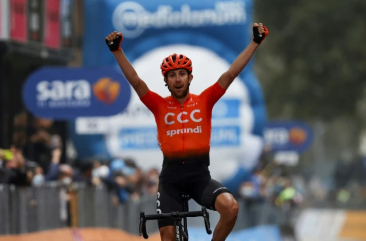 Le Tchèque Josef Cerny vainqueur en solitaire de la 19e étape du Tour d'Italie, entre Morbegno et Asti, le 23 octobre 2020