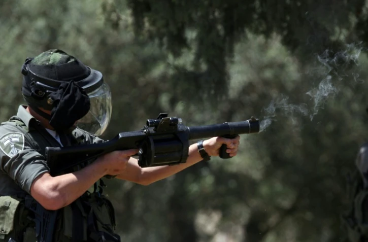 Un soldat israélien, lors de heurts avec des Palestiniens, le 20 avril 2012 à Nabi Salah, en Cisjordanie