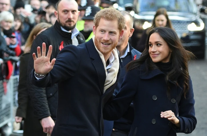 Le Prince Harry et sa fiancée l'actrice américaine Meghan Markle, le 1er décembre 2017 à Nottingham en Angleterre