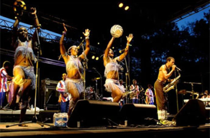 Femi Kuti se produira en concert unique le samedi 26 novembre 2005 à la Ravine Saint-Leu