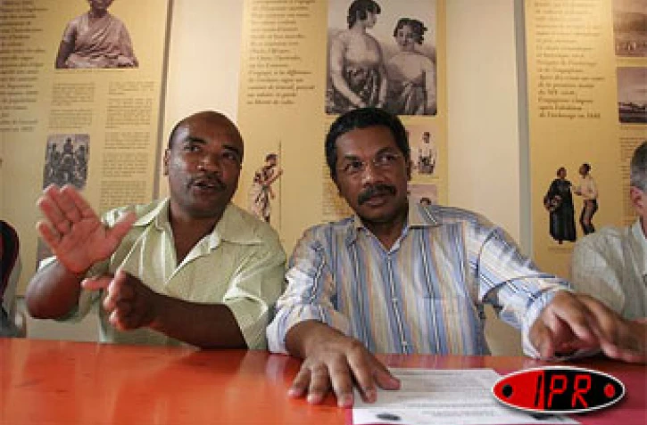 Vendredi 1er avril 2005Lors de la conférence de presse de présentation de la fête tangue à la Grande Chaloupe