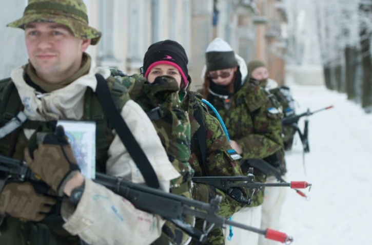 Des paramilitaires s'entraînent à Narva, en Estonie, le 14 janvier 2017