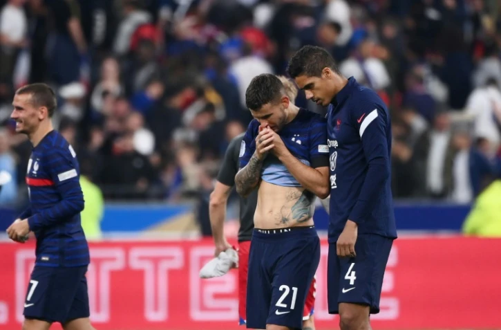 La déception des Bleus à l'issue du match perdu contre le Danemark au Stade de France pour leur entrée en lice en Ligue des nations, le 3 juin 2022 
