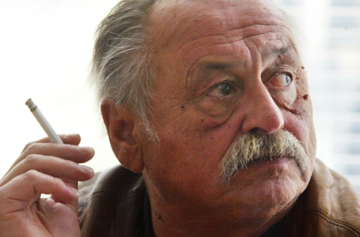 L'écrivain américain Jim Harrison le 27 septembre 2002 à La Défense, près de Paris, avant une séance de dédicaces 