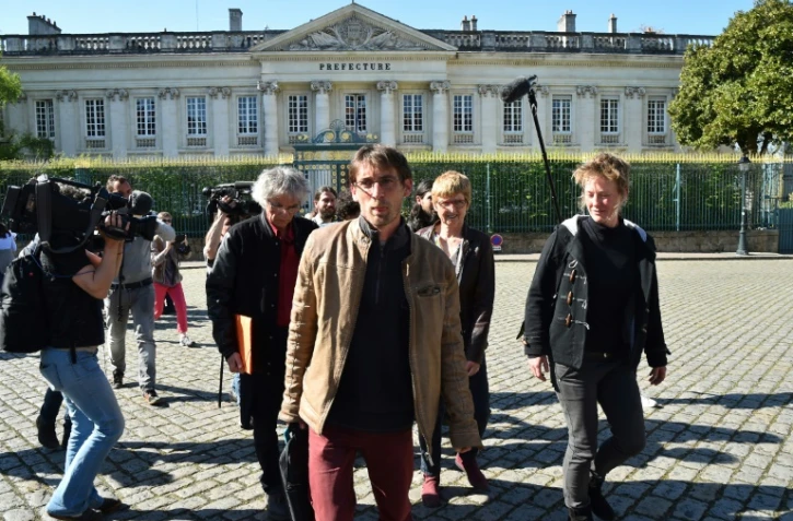 Une délégation d'occupants de la ZAD de Notre-Dame-des-Landes après des discussions à la préfecture de Nantes, le 18 avril 2018