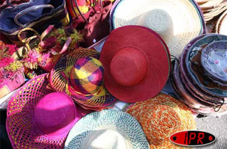 Vendredi 27 octobre 2006 -

Sur le marché forain du quartier de l'Oasis au Port