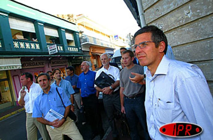 Lundi 29 septembre 2003
Une dizaine de franchiseurs ont visité plusieurs commerces du centre-ville de Saint-Denis