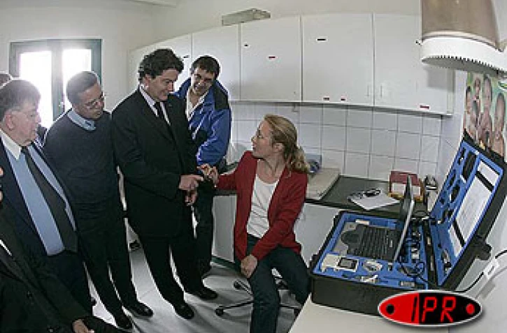 Vendredi 24 septembre 2004
Thierry Breton, P.D.-G. de France Télécom en visite dans le cirque de Mafate
