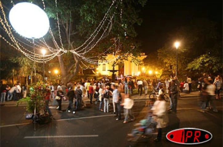 Jeudi 21 juin 2007-

Saint-Denis célèbre la 26ème édition de la fête de la musique