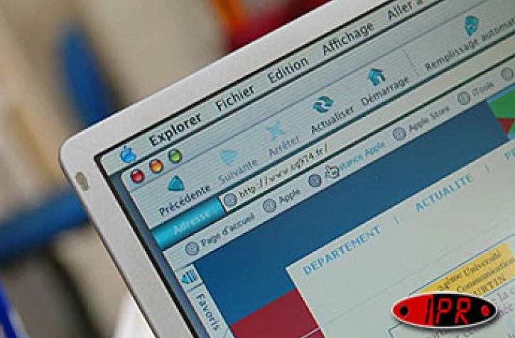 Jeudi 17 juin 2004 -Une convention sur l'ADSL a été signée entre la Région et Outremer télécom