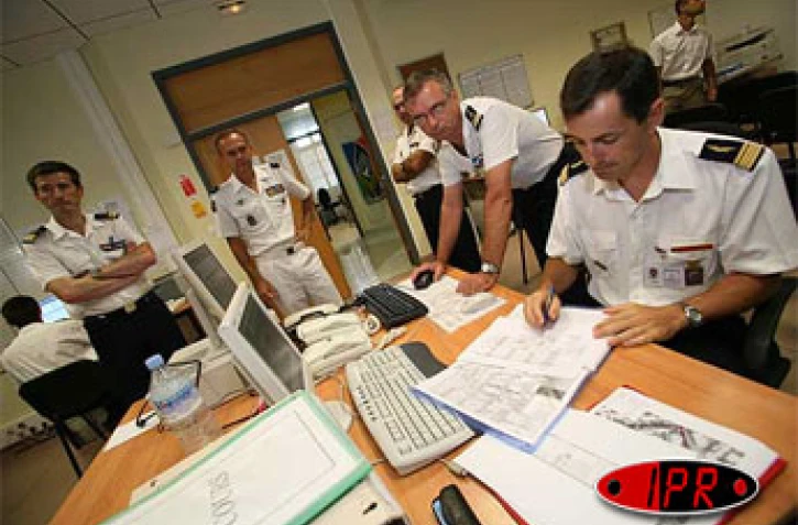 Vendredi 21 avril 2006 -
Toutes les maisons de La Réunion auront été démoustiquées au 15 juin, indique le général Clément Bollée