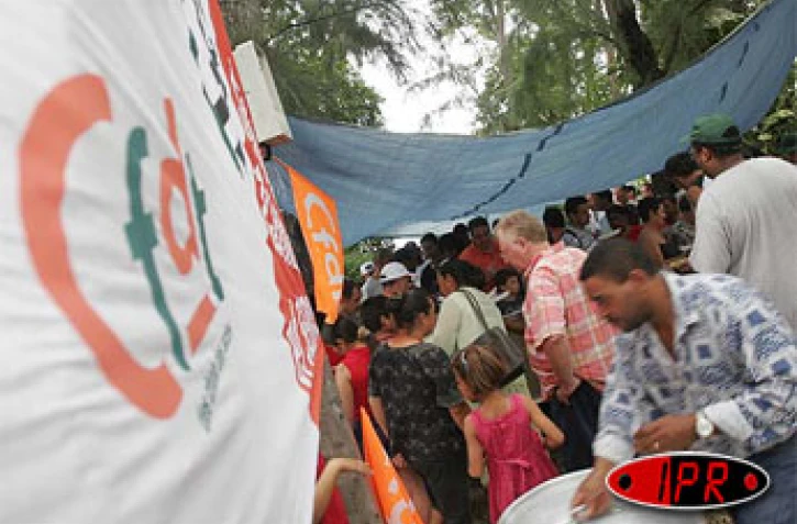 Lundi 16 mai 2005 -

La CFDT avait organisé un rassemblement pour protester contre &quot;la remise en cause des 35 heures&quot;