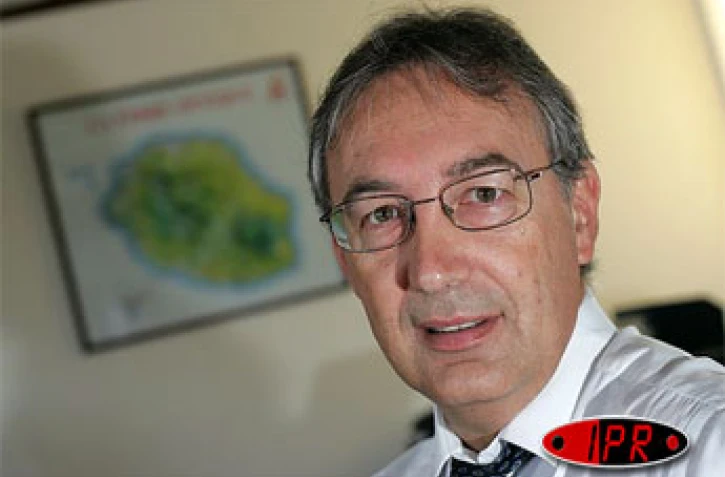 Lundi 21 août 2006 -
Alain Heyraud quitte la direction régionale de France Télecom Réunion pour un poste à Paris au sein de la direction nationale des relations avec les collectivités locales