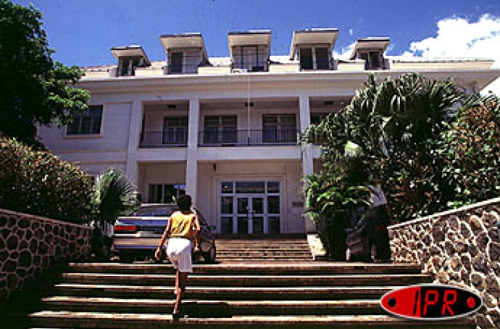 Mardi 29 juin 2004 -

L'IEDOM  a présenté les comptes de la Réunion pour l'année 2003