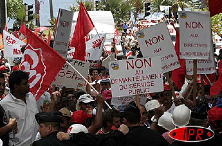 Jeudi 10 mars 2005 - 
Manifestation des syndicats du public et du privé contre la politique du gouvernement