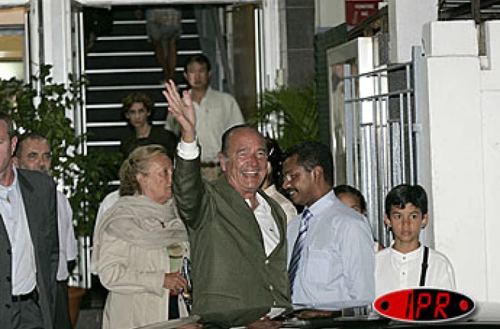 Mercredi 4 août 2004 -

Jacques et Bernadette Chirac ont dîné dans un restaurant chinois de Saint-Denis