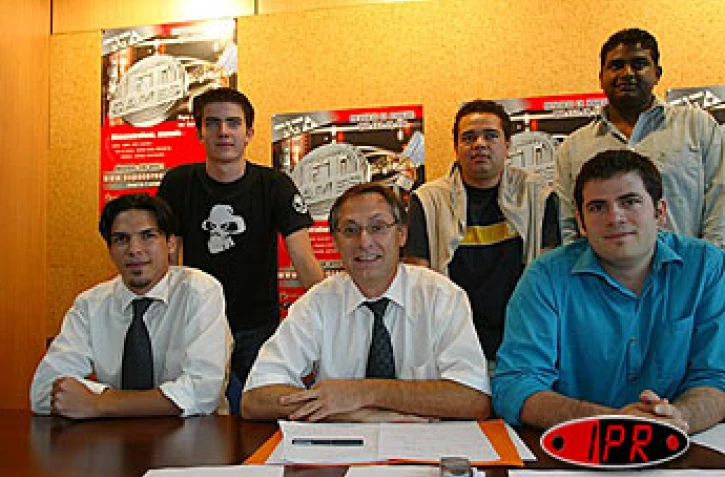 Les 9, 10, 11 et 12 octobre 2003, les jeux en réseau tiendront la vedette au  parc expositions de Saint-Denis avec France Télécom