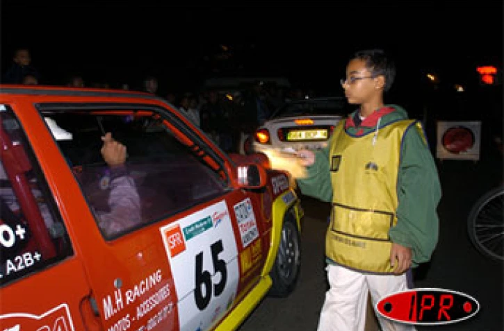 Vendredi 2 septembre 2005 


Plus de 600 bénévoles de tous âges sont mobilisés pour que ce Tour 
Auto soit une réussite

(Photo J.P.)