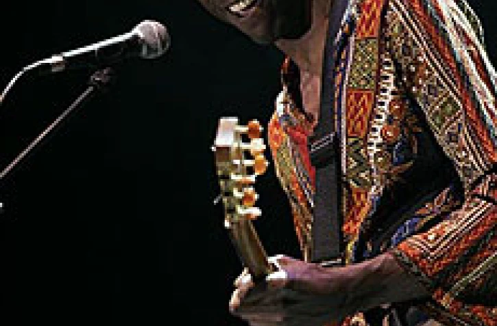 Samedi 7 août 2004

Keziah Jones le guitariste aux doigts magiques