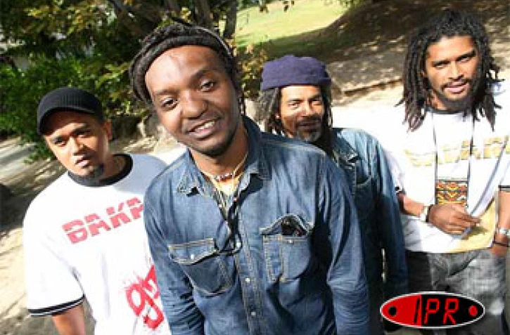 Jeudi 3 août 2006-
Kom Zot se produira au Sakifo musik festival Ă Saint-Leu