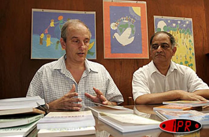Mercredi 9 mars 2005

Le &quot;Lexique. Du créole à dominante tamoule&quot; a pour auteur Firmin lacpatia