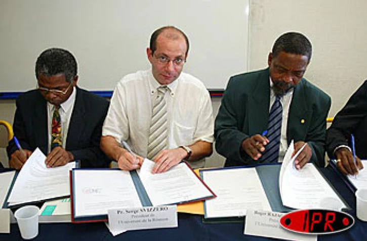 Jeudi 14 octobre 2004 -
Les universités malgaches et l'université de La Réunion ont signé une convention de partenariat