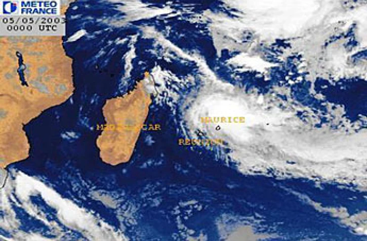 Photo satellite de la tempête tropicale Manou
